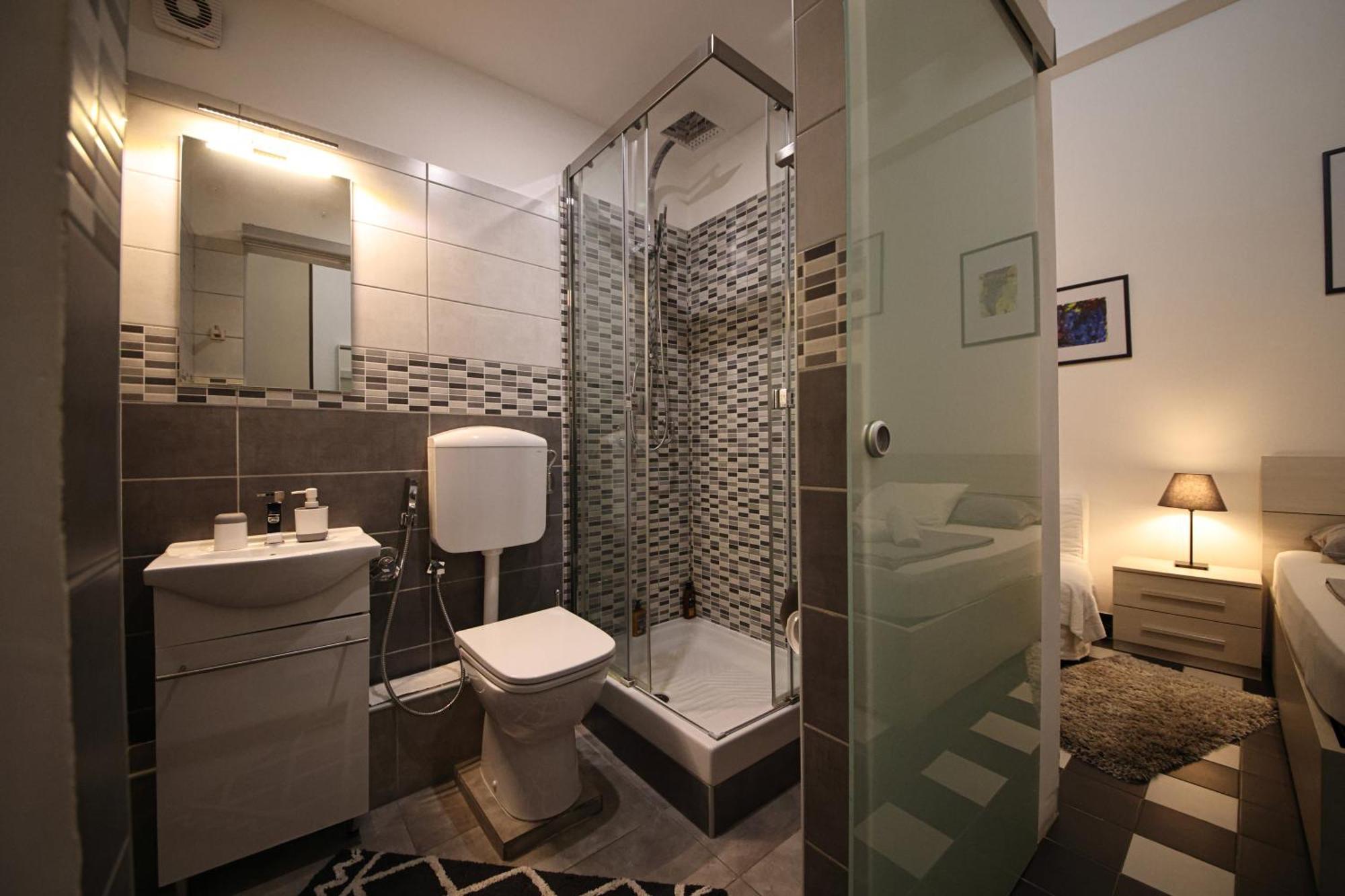 Nik Rooms Генуа Екстериор снимка