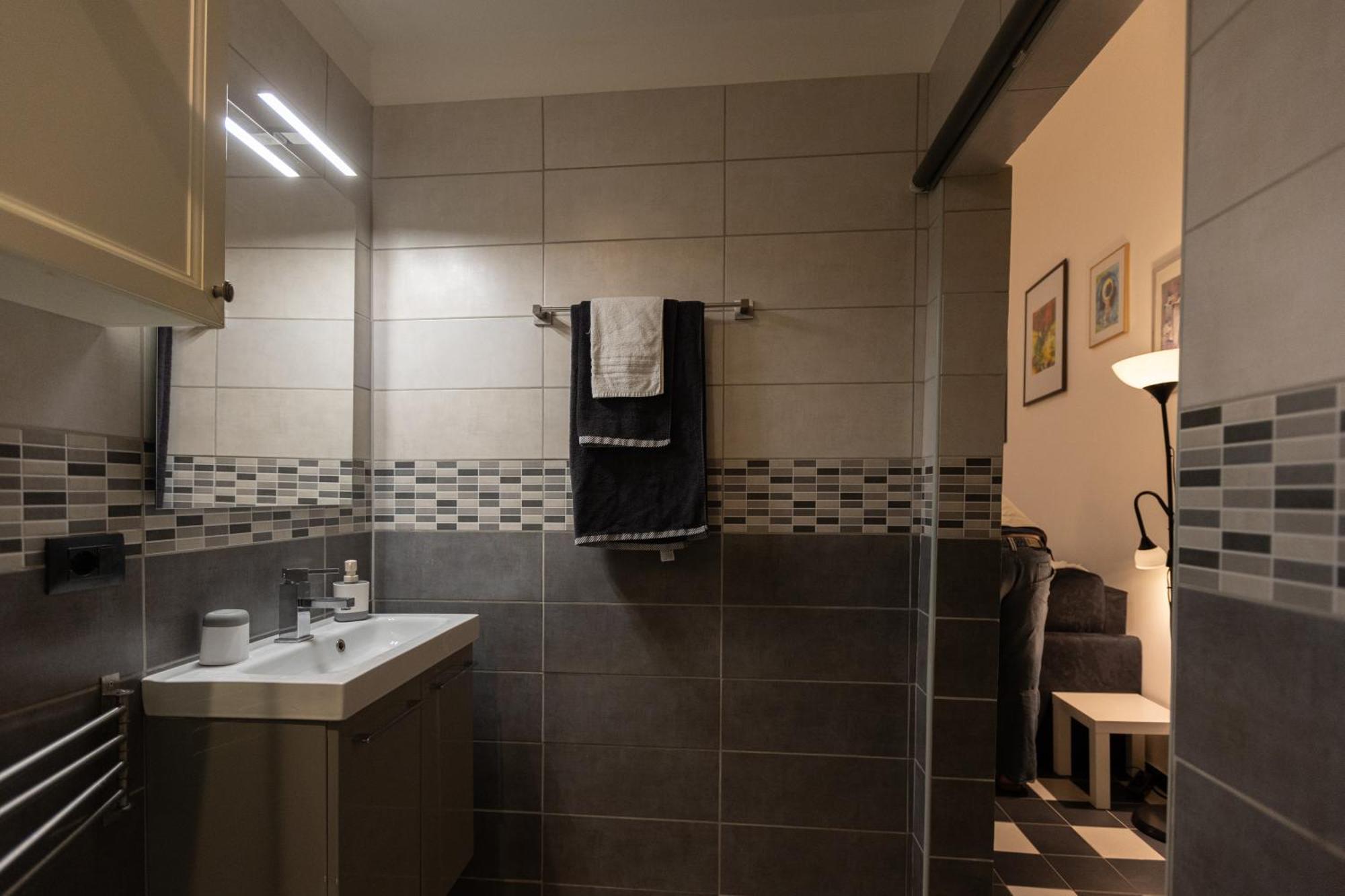 Nik Rooms Генуа Екстериор снимка
