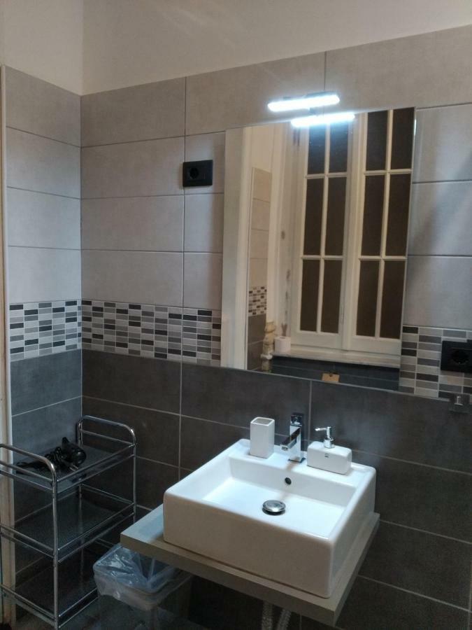 Nik Rooms Генуа Екстериор снимка